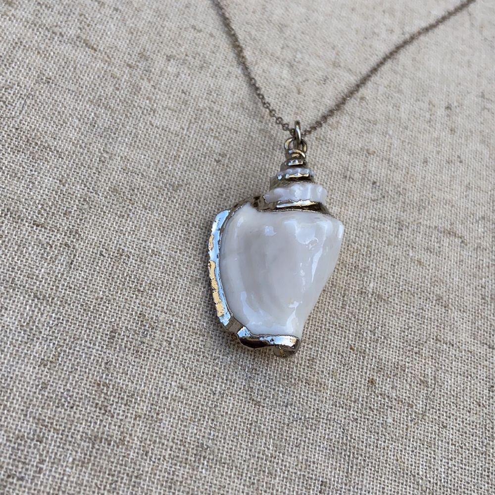 Shell Necklace - Picture 5 of 9